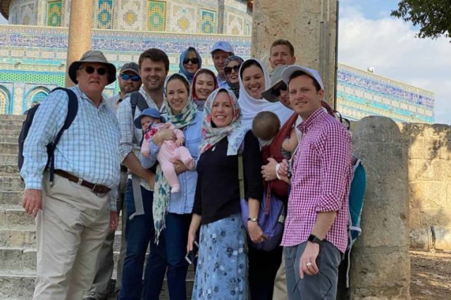 Tour group in front of Dome of the Rock